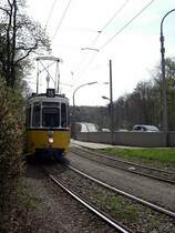 Abschied von der Linie 15 - Den Fernsehturm im R�cken haben am 23.04.2006 ein weiteres Mal die Triebwagen 416 und 414. An der Haltestelle Stelle.  Heute ist diese Halte- Stelle  nicht mehr wiederzuerkennen. Die Linienf�hrung wurde ab hier bis zum Fernsehturm ebenfalls etwas ge�ndert.