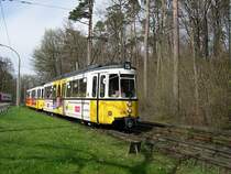 Abschied von der Linie 15 - Die Triebwagen 425 und 424 waren am 23.04.2006 ebenfalls im Einsatz. Mit der Abschaffung der GT 4 in Stuttgart d�rfte auch die Geschichte der Vollwerbung auf Stra�en- und Stadtbahnfahrzeugen dem Ende entgegen gehen. Es gibt und gab kein Stadtbahnfahrzeug DT 8 mit Vollreklame!