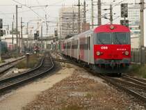 einer der ersten City Shuttle Steuerwagen mit Wortmarke 8073 037, hier bei der Einfahrt in Wien-Spittelau am 2.10.2007