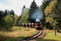 Am 07.10.07 ist in Elend ein Schotterzug entgleist, hier ist der Zug nach Aufhebung der kleinen Betriebsst�rung (hat fast 5 Stunden gedauert)kurz nach der Ausfahrt in Richtung Drei Annen Hohne zu sehen ! Leider war das Licht nicht mehr ganz so gut als es dann endlich weiterging !