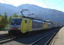 Die ES 64 F4-017 und die ES 64 F4-002 mit einem KLV Zug in Kufstein am 29.09.2007  