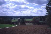 Regionalexpress nach Amberg, bei Neukirchen(Sulzb.)in der N�he der Osterh�hle.