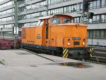 106 560 steht am 1.9.2007 mit einem Bauzug in Hannover Hbf