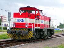 V2.023 der AKN hat am Hafengel�nde von Rostock ihre Verschubt�tigkeit beendet und verl�sst nun das Gel�nde; 070831 