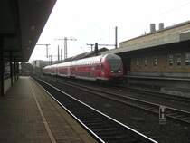Der Reginalexpress von Frankfurt f�hrt in den Bahnhof Fulda ein, am 26.9.07