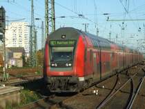 RE 1 von Hamm nach Aachen bei der Einfahrt in Dortmund Hbf 
(14.10.2007)