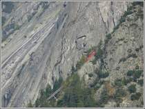 Die glatten Felsw�nde entlang der Gelmerbahn sind ein Eldorado f�r Sportkletterer. (09.10.2007)