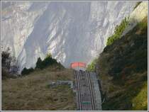 Nach einigen Sekunden ist der Spuk vorbei und man h�rt nur noch das Surren des Seils und der Laufrollen. Gelmerbahn (09.10.2007)