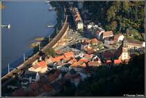 185 562 der ITL zieht am 14.10.07 einen Kesselzug durch K�nigstein in Richtung Dresden. Die Aufnahme entstand von der Festung K�nigstein aus!