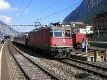 Re4/4 11163 mit einem Reisezug in Erstfeld. 08.09.2007