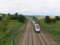 TGV duplex in die N�he von Taiz� zwischen Paris und Lyon am 02-05-2007.
