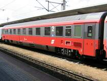 Ein �sterreichischer Personenwagen am 12.8.2007 in W�rgl. Dieser Wagen tr�gt noch die alte Lackierung.