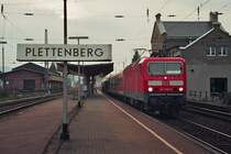 Hier sehen wir nochmal 143 580-9 mit dem 39179 EHG-ESIE beim Zwischenstop in Plettenberg (23.04.2006)