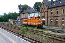 Eine V100 der Firma Locon beim Umbau der Strecke Erfurt - W�rzburg im Bahnhof Zella- Mehlis. 