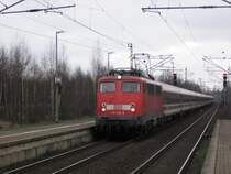 110 339-9 mit einem  aus Euro-Express Wagen gebildeten Sonderzug nach D�nemark am 4.02.2007 in Elmshorn