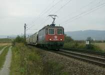 Baureihe 421 390 der SBB Cargo am 23.10.07 kurz nach Malsch. In k�rze erreicht der Zug Muggensturm. Diese Baureihe verkehrt wie auch die SBB Cargo Baureihe 482 �fters an der Strecke.