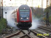 RE 6 Westfalen-Express (D�sseldorf-Minden) geschoben von der 146 008-8, kam heute qualmend in Bochum Hbf an. Danach war die Reise wegen Betriebsst�rung zu Ende. 23.10.2007.