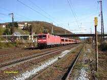 112 172 mit Pumawagen bei Einfahrt in Gem�nden/M (KBS 800)
Dieser Zug f�hrt von W�rzburg nach Frankfurt/M Hbf 06.04.2007