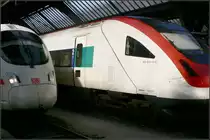 Licht und Schatten -

... im Züricher Hauptbahnhof. ICE T und ICN nebeneinander. Der Schnitt ist so gewollt.

31.10.2005 (M)
