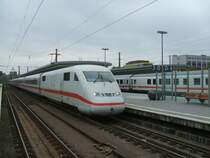 DB ICE 2  L�bbenau/Spreewald ,TK 402 021-0 , von Berlin Ostbahnhof nach K�ln/Bonn Flughafen,bei der Einfahrt in Bochum Hbf.(24.10.2007)
