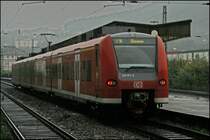 Mit nur 10 Minuten Versp�tung ist 425 571/071 als RE16  RUHR-SIEG-EXPRESS  nach Siegen in Plettenberg zum Stehen. gekommen