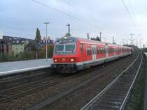Die S2 aus Dortmund nach Duisburg bei der Einfahrt in Gelsenkirchen Hbf.(24.10.2007)