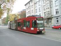 BOGESTRA Stra�enbahn Wagen 438B (Werbetr�ger der Bochumer Symphoniker) wartet auf die Einfahrt Haltestelle Bergmannsheil.(27.10.2007) 