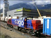 Am 843 090-2 von SBB Cargo besorgt den Verschub Dienst in der Grosss�gerei Stallinger. (19.10.2007)