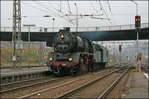 Eigentlich schon auf dem Weg zum Auto, kamm die 50 3552 aus Hanau in den Bahnhof Siegen eingefahren.  (27.10.07)