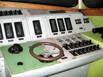 Das F�hrerpult des VT 18.16.03 im s�chsischen Eisenbahnmuseum Chemnitz, 27.10.07