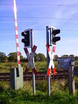 Ein Teil der Schrankenanlage des B� Grenzweg an der KBS 131. Aufnahme vom 13.10.07