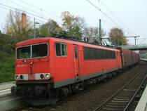 BR 155 245-4 mit GZ , Sonntags durch die Haltestelle
Signal Iduna Park in Dortmund(28.10.2007)