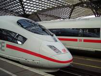 Die Nase eines sehr sauberen ICE 3 (Br 403) in K�ln Hbf.