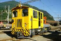 RhB - Tm 2/2 82 am 07.06.1997 in Landquart - Bahndiensttraktor mit Kran und kippbarer Ladebr�cke - �bernahme: 18.02.1985 - RACO1901/Cummins - 336KW - Gewicht 22,00t - Ladegewicht 4,00t - L�P 8,79m - zul�ssige Geschwindigkeit 13/26/50/60geschleppt km/h - �3=24.08.1997 - Logo RhB deutsch in rot - Heimatstation: Davos Platz - Lebenslauf: 12/1997a nach Unfall Davos Wolfgang - 05/1998 Abbruch 
