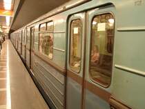 Die U-Bahnwagen der Metro Linie 2 in Budapest/Ungarn. Aufgenommen am 21.10.2007