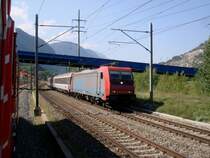 Bald Geschichte: Die E 484 016 SR mit EC nach Milano zwischen Visp und Brig am 16.09.2007.Die gemieteten CIS-Re 484-Loks kehren auf den Fahrplanwechsel zu SBB-Cargo zur�ck.