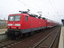 Eine Ersatzgarnitur des RE2 nach Cottbus in L�bbenau/Spreewald. Lok ist die 143 356-4.