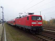 Wegen Bauarbeiten zwischen Berlin Ostbahnhof und K�nigs Wusterhausen fuhren die Linien des RE2 und der RB 14 nur bis K�nigs Wusterhausen. Hier zusehen die 112 105-2 als RB 14 mit modernen Wagen. L�bbenau/Spreewald den 28.10.2007