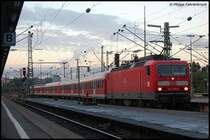 143 882-9 f�hrt am Abend des 03.09.07 mit ihrer N-Wagen-Garnitur aus Aalen aus dem Stuttgarter Hbf aufs Abstellgleis.