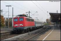 139 309-9 zieht zur Nachmittagszeit des 28.10.07 einen merkw�rdigen Wagenpark durch den S-Bahn-Haltepunkt Stuttgart Untert�rkheim mit Fahrtrichtung Stuttgart-M�nster.