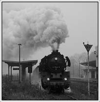 Einer der wenigen Fotoz�ge beim Plandampf im Werratal. 41 1144 bei der Ausfahrt aus Bad Salzungen am 11.10.2007. Zielbahnhof: Meiningen.
