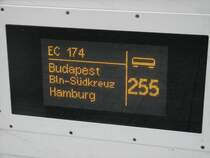EuroCity 174 von Budapest Keleti p�lyaudvar nach Hamburg-Altona �ber   Ceska Trebova, Pardubice hlavn� n�dra��, Prah Holesovice, �st� nad Labem hlavn� n�dra�� und Dresden Hbf im Bahnhof Bahnhof Bratislava Hlavn� Stanica am 23.10.2007
