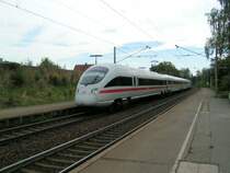 . Ein ICE-T aus Singen kommend, f�hrt in Richtung Schaffhausen. Das Bild wurde in Gottmadingen am 17.08.06 aufgenommen. (Hans)