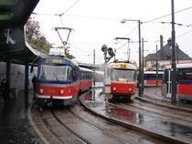 Die Stra�enbahnwendestelle am Bahnhof Bratislava hlavn� stanica am 23.10.2007. Die selben Stra�enbahnen fahren auch in Prag.