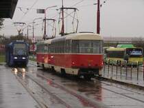 2 Stra�enbahnen in Bratislava/Pre�burg. Aufgenommen am 23.10.2007