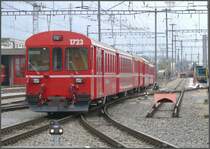 Nachschuss auf den RE nach Disentis, mal mit einem Steuerwagen BDt 1723 am Zugschluss. Landquart (22.10.2007)