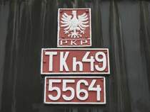 Die Aufschrifte auf der Lokomotive.