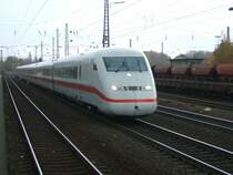 ICE 2  Essen  aus K�ln Bonn/Flughafen nach Berlin Ostbahnhof
kurz vor Bochum Hbf.,diese Strecke wird im Stundentakt von
der DB gefahren.(06.11.2007) 