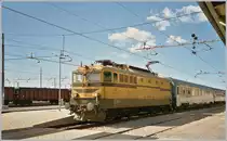 IC Drava von Venezia S.L. nach Budapest mit SZ 342-022 wartet in Sezana auf die Weiterfahrt. 

September 2004 