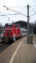 362 754 d�rchf�hrt K�ln Hbf mit einem WGmz_820 ( Club Wagen)(27.10.2007)